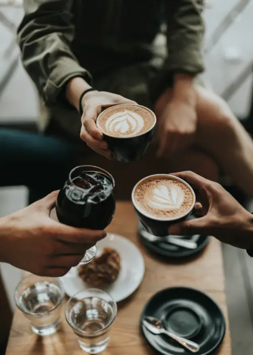 Venner-paa-cafe-kaffe